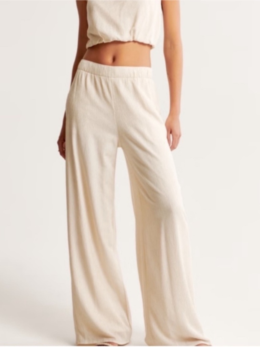 Abercrombie and fitch cream crinkle textured pull on pants